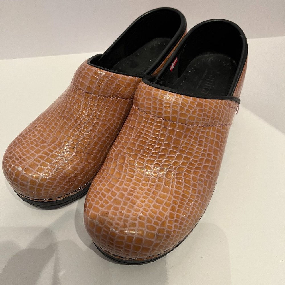 Sanita Danish Clogs Reptile Like Khaki Leather UE Size 36 US 6